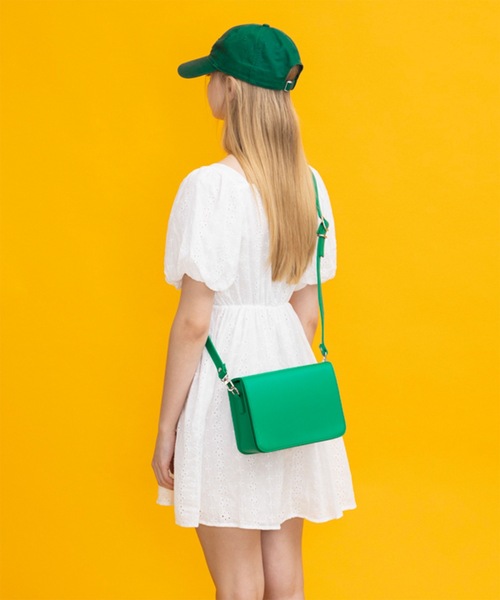 UNDERCROSS（アンダークロス）の「【UNDERCROSS 】スクエアボックスクロスバッグ ミニ（ショルダーバッグ・レディース・ブラック/イエロー/グリーン/バーガンディー・FREE）」の3枚目の写真