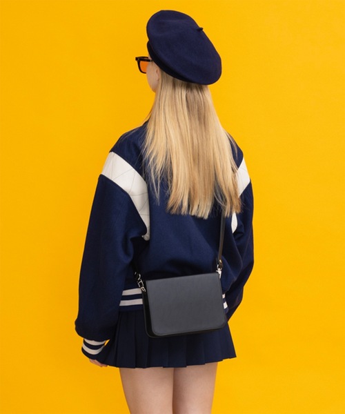 UNDERCROSS（アンダークロス）の「【UNDERCROSS 】スクエアボックスクロスバッグ ミニ（ショルダーバッグ・レディース・ブラック/イエロー/グリーン/バーガンディー・FREE）」の2枚目の写真