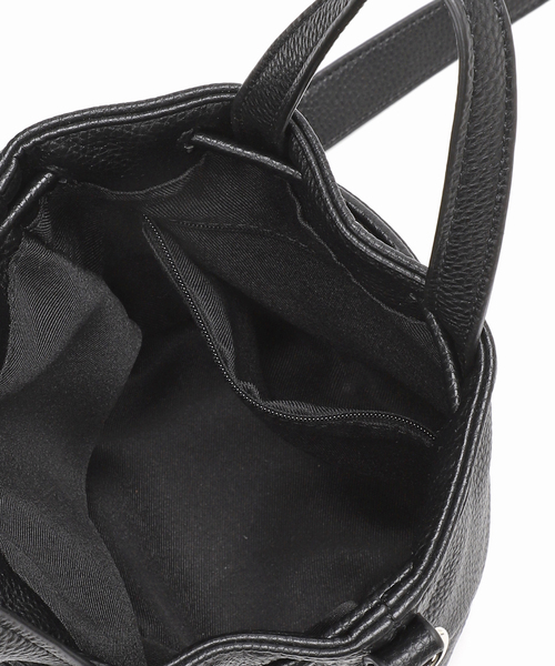 B.C STOCK（ベーセーストック）の「フェイクレザー キンチャクバッグ（ショルダーバッグ・レディース・ホワイト/ブラック/オレンジ/ブルー・FREE）」の17枚目の写真