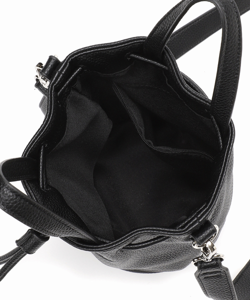 B.C STOCK（ベーセーストック）の「フェイクレザー キンチャクバッグ（ショルダーバッグ・レディース・ホワイト/ブラック/オレンジ/ブルー・FREE）」の18枚目の写真