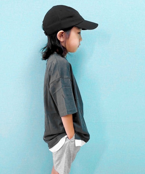 THE CASUAL(カジュアル)の「ビッグシルエット 裾フェイクレイヤード半袖ポケットTシャツ キッズ(Tシャツ/カットソー・キッズ・ブラック/ダークグリーン/ネイビー/オレンジ/ブルー/ミント/モカ/杢グレー/ベージュ/チャコール・140cm/150cm/160cm/120cm/130cm/110cm)」の13枚目の写真