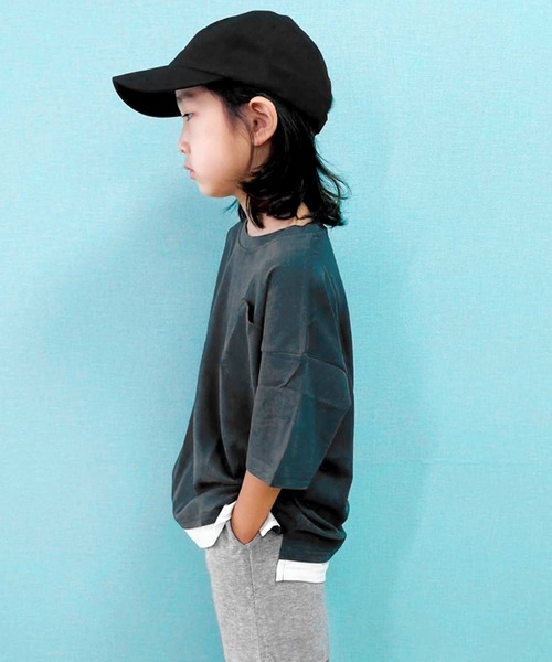THE CASUAL(カジュアル)の「ビッグシルエット 裾フェイクレイヤード半袖ポケットTシャツ キッズ(Tシャツ/カットソー・キッズ・ブラック/ダークグリーン/ネイビー/オレンジ/ブルー/ミント/モカ/杢グレー/ベージュ/チャコール・140cm/150cm/160cm/120cm/130cm/110cm)」の15枚目の写真
