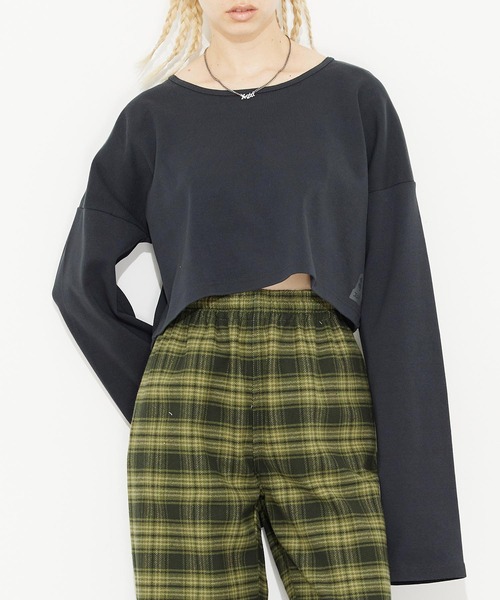 X-girl(エックスガール)の「FACE L/S CROPPED TOP(Tシャツ/カットソー・レディース・ホワイト/チャコール/イエロー・M/S)」の3枚目の写真