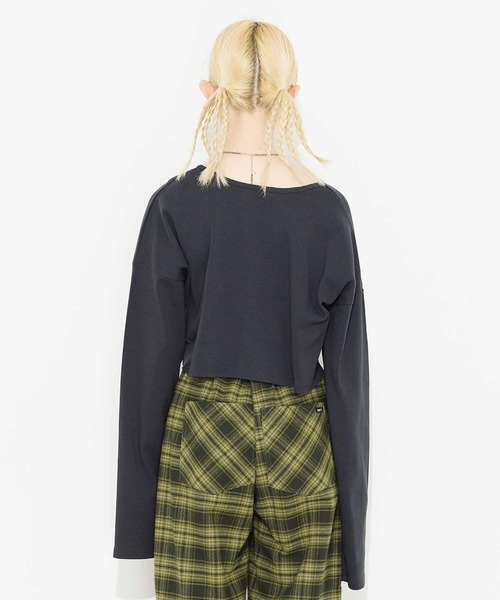 X-girl(エックスガール)の「FACE L/S CROPPED TOP(Tシャツ/カットソー・レディース・ホワイト/チャコール/イエロー・M/S)」の6枚目の写真