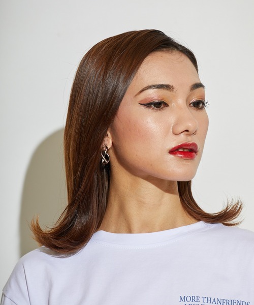 L.H.P(エルエイチピー)の「courage/クラージュ/楕円ピアス(ピアス(両耳用)・レディース・シルバー・F)」の5枚目の写真