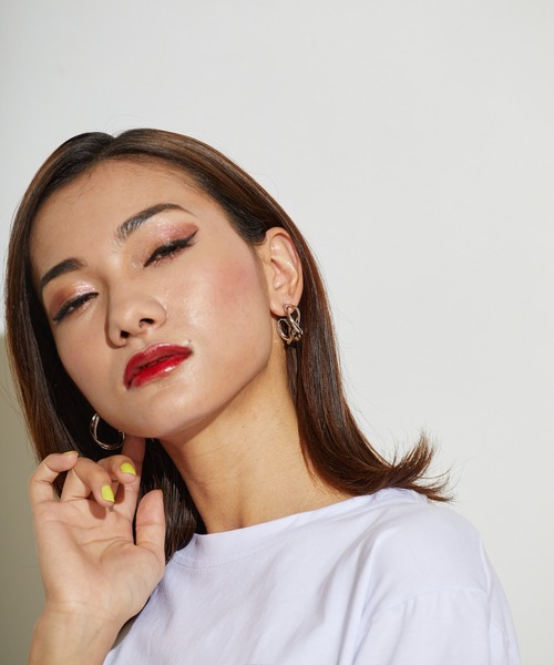 L.H.P(エルエイチピー)の「courage/クラージュ/楕円ピアス(ピアス(両耳用)・レディース・シルバー・F)」の8枚目の写真