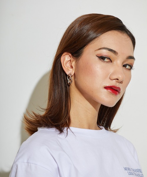 L.H.P(エルエイチピー)の「courage/クラージュ/楕円ピアス(ピアス(両耳用)・レディース・シルバー・F)」の13枚目の写真