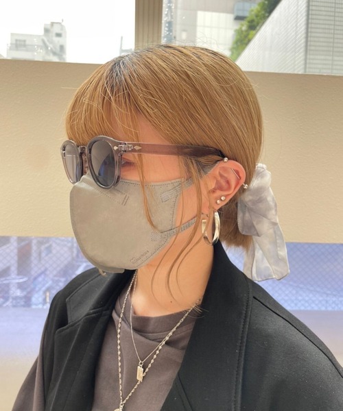 Me%（ミィパーセント）の「ブラックフトフチカラーサングラス（サングラス・レディース・ブラック/グレー/ブルー・FREE）」の2枚目の写真