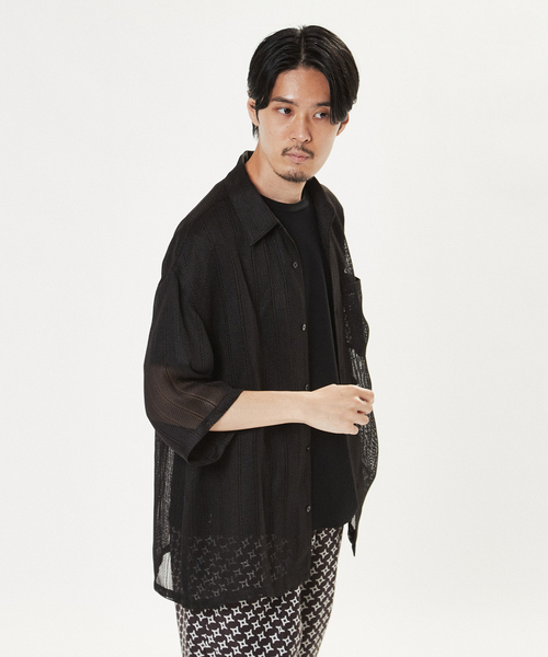 EDIFICE(エディフィス)の「【LA BOUCLE / ラブークル】カラミ織り ワンピースカラー 半袖シャツ(シャツ/ブラウス・メンズ・キャメル/ネイビー/アイボリー/ブラック・2/1)」の21枚目の写真