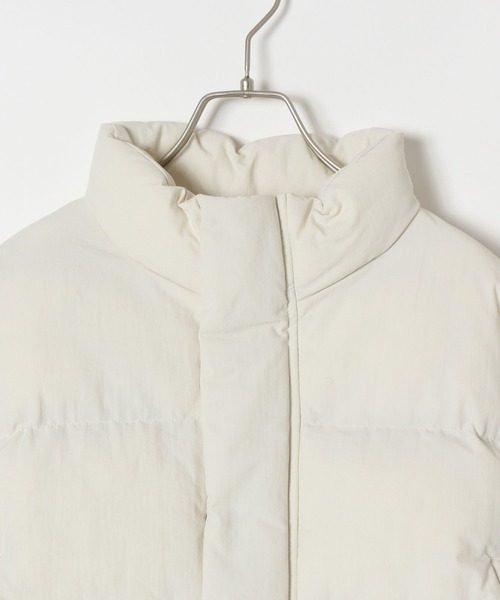LOWRYS FARM（ローリーズファーム）の「エアサーマルスタンドブルゾン　298172（ダウンジャケット/コート・キッズ・アイボリー/ブラック・150cm/160cm）」の3枚目の写真