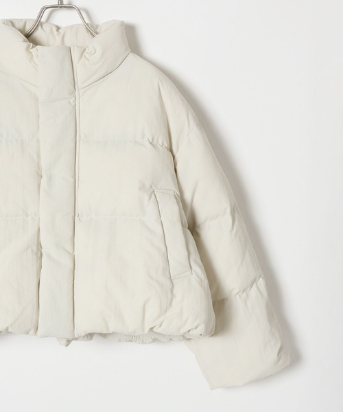 LOWRYS FARM（ローリーズファーム）の「エアサーマルスタンドブルゾン　298172（ダウンジャケット/コート・キッズ・アイボリー/ブラック・150cm/160cm）」の4枚目の写真