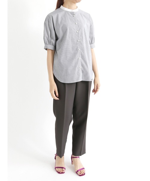 Te chichi（テチチ）の「パール釦バンドカラーシャツ（シャツ/ブラウス・レディース・ネイビー/チャコール/ブラック・ﾌﾘ-）」の5枚目の写真