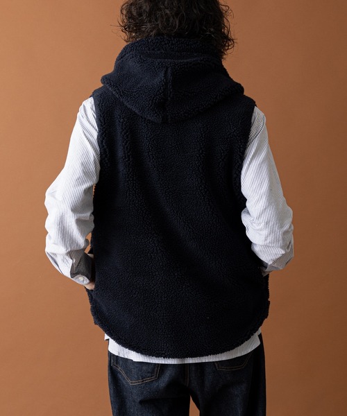 GEVACO（ゲバコ）の「【GEVACO/ゲバコ】ボアフリースフードベスト（ダウンベスト・メンズ・アイボリー/ベージュ/ネイビー・MEDIUM/LARGE）」の6枚目の写真