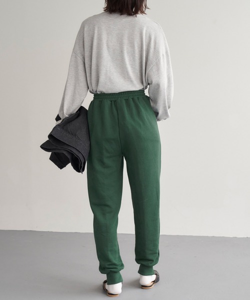 Chaco closet（チャコ クローゼット）の「センタータック裾スリットカットスウェットジョガーパンツ（スウェットパンツ・レディース・アイボリー/ブラック/レッド/グリーン/ネイビー・S/M）」の10枚目の写真