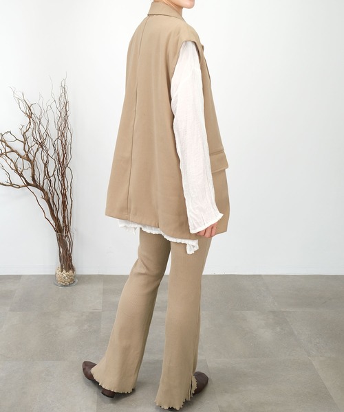 ANDJ(アンドジェイ)の「【2022/AW】起毛ツイルテーラードベスト(ベスト・レディース・ブラック/ベージュ・M)」の16枚目の写真