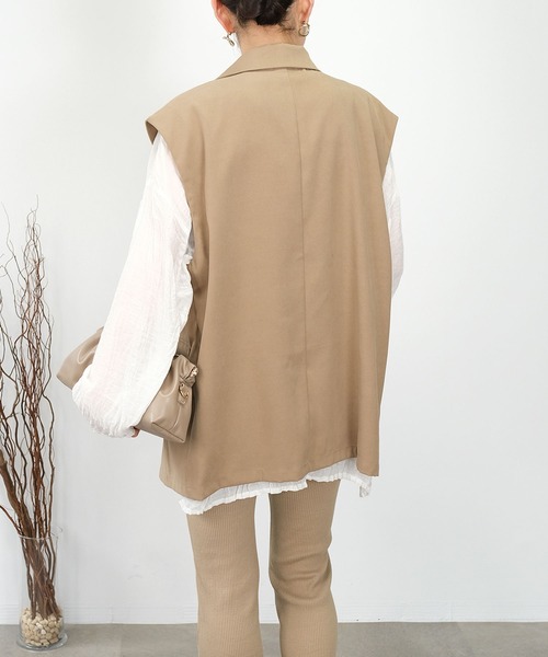 ANDJ(アンドジェイ)の「【2022/AW】起毛ツイルテーラードベスト(ベスト・レディース・ブラック/ベージュ・M)」の19枚目の写真