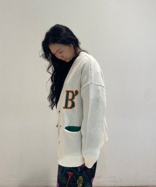 BEAVER（ビーバー）の「B omnivore/ビーオムニボー　FLOWER CARDIGAN ラワーカーディガン（カーディガン/ボレロ・メンズ・ホワイト/オレンジ・M/L）」の2枚目の写真