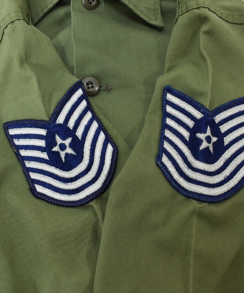 VINTAGE(ヴィンテージ)の「【ヴィンテージ古着】ミリタリー U.S.AIR FORCE ユーティリティーシャツ 2nd モデル(ミリタリージャケット・メンズ・カーキ・MEDIUM)」の6枚目の写真