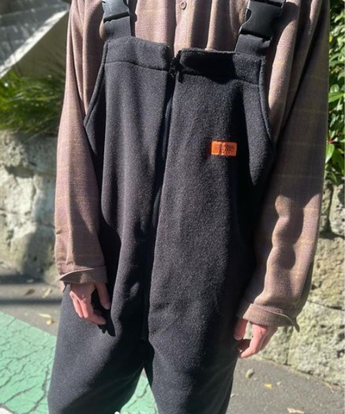 UNIVERSAL OVERALL(ユニバーサルオーバーオール)の「フリースオーバーオール【FLEECE BIB OVERALL】(サロペット/オーバーオール・メンズ・オリーブ/ブラック/ベージュ・L/S/M)」の5枚目の写真