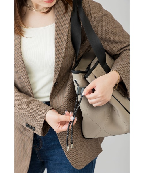 EDITA.（エディータ）の「ネオプレンスマートトート　軽量 / 通勤（トートバッグ・レディース・ブラウン系その他/ライトグレー/モカ/ブラック系その他・FREE）」の7枚目の写真