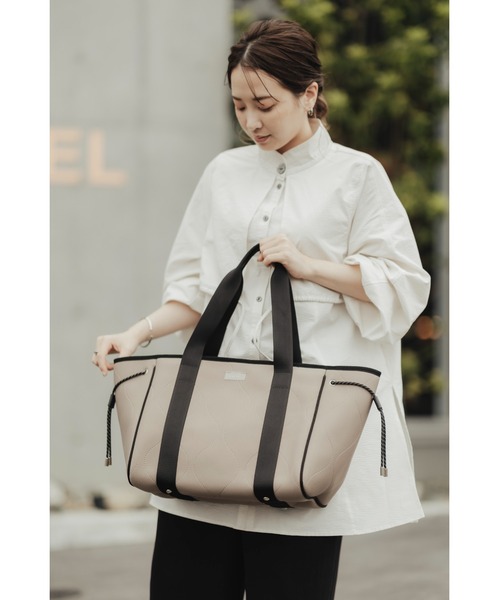 EDITA.（エディータ）の「ネオプレンスマートトート　軽量 / 通勤（トートバッグ・レディース・ブラウン系その他/ライトグレー/モカ/ブラック系その他・FREE）」の5枚目の写真