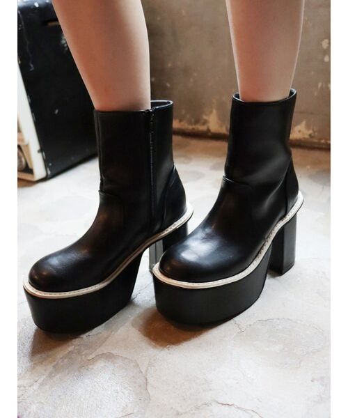 EVRIS（エヴリス）の「ミドルプラットフォームブーツ（ブーツ・レディース・ブラック/アイボリー・SMALL/MEDIUM/LARGE）」の22枚目の写真