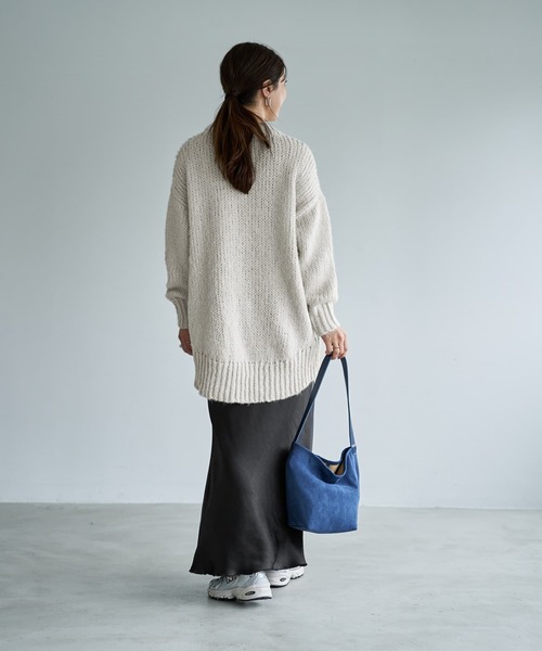 STYLE DELI(スタイルデリ)の「ルーズ編みニットビッグプルオーバー(ニット/セーター・レディース・キャメル/ブラック/ホワイト系・FREE)」の6枚目の写真