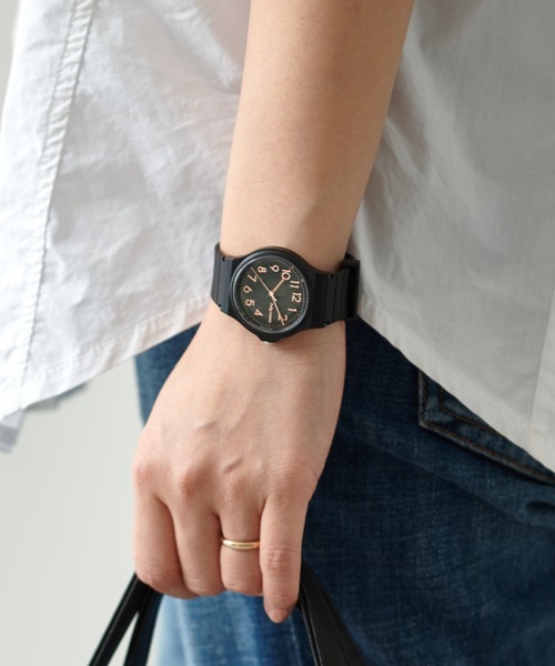 Daily russet（デイリー ラシット）の「【プチプラ！】ブラックラバーウォッチ（アナログ腕時計・レディース・ブラック/グレー/シルバー/ゴールド・FREE）」の15枚目の写真
