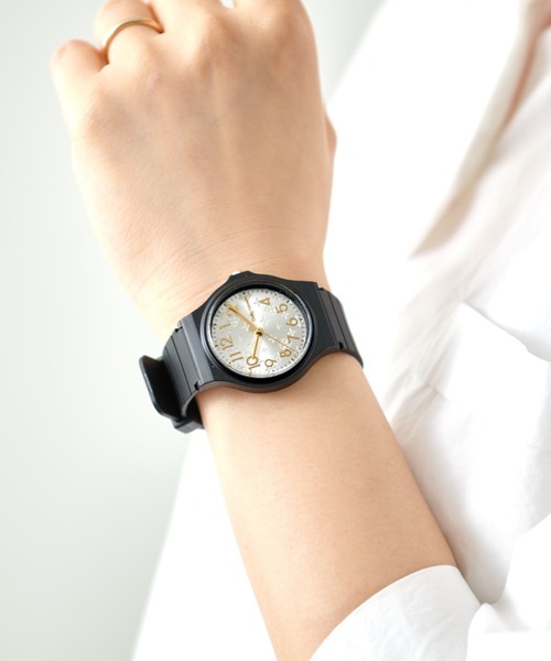 Daily russet（デイリー ラシット）の「【プチプラ！】ブラックラバーウォッチ（アナログ腕時計・レディース・ブラック/グレー/シルバー/ゴールド・FREE）」の18枚目の写真