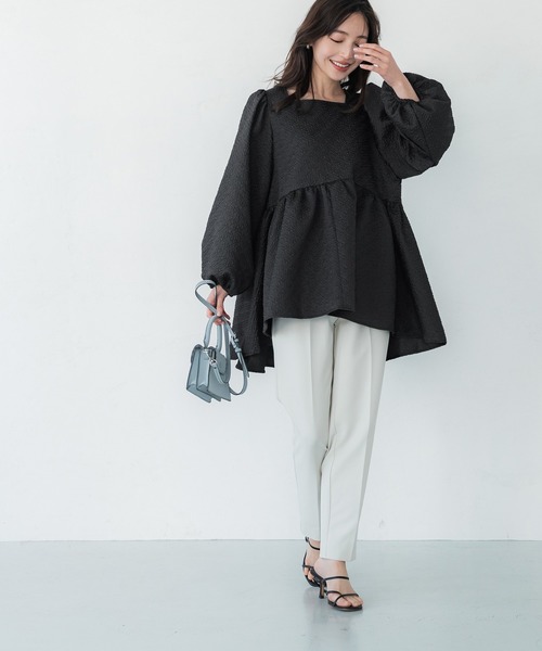 coca(coca)(コカ)の「エンボスブラウス(シャツ/ブラウス・レディース・ライトベージュ/ブラック・M/L)」の3枚目の写真