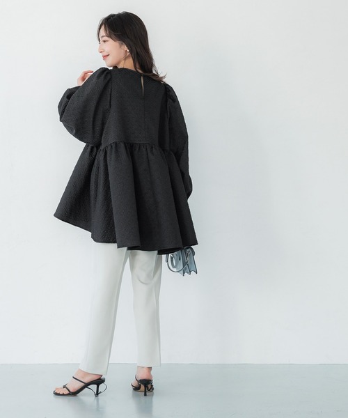 coca(coca)(コカ)の「エンボスブラウス(シャツ/ブラウス・レディース・ライトベージュ/ブラック・M/L)」の6枚目の写真