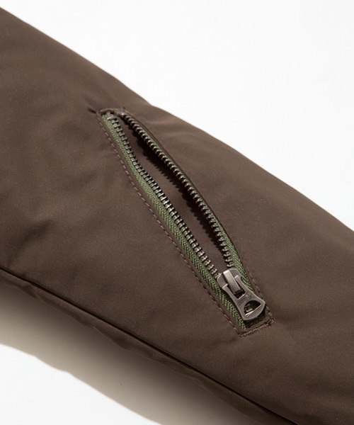 SABLE CLUTCH（セーブルクラッチ）の「N-2B ジャケット-シンサレート（ミリタリージャケット・メンズ・ブラック/カーキブラウン/ベージュ・MEDIUM/SMALL/X-LARGE/LARGE）」の5枚目の写真