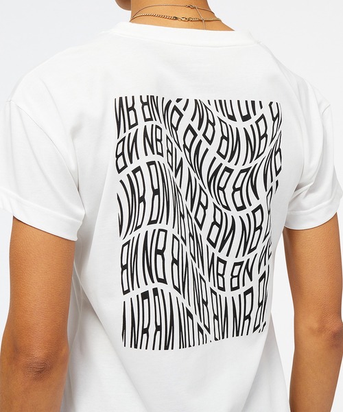 NEW BALANCE(ニューバランス)の「Relentless グラフィック ショートスリーブTシャツ(Tシャツ/カットソー・レディース・ホワイト系その他/ブラック系その他2・SMALL/X-LARGE/LARGE/MEDIUM)」の11枚目の写真