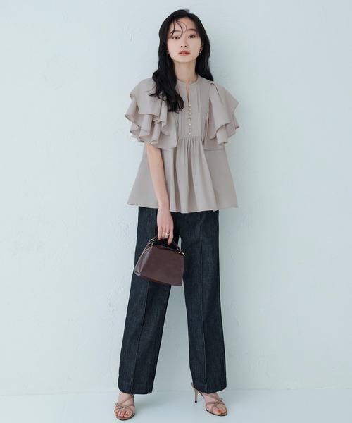 RUIRUE BOUTIQUE(ルイルエブティック)の「レイヤードケープ・キーネックブラウス | 半袖 キーネック トップス 体型カバー オフィスカジュアル ボリュームスリーブ レイヤード ケープ 通勤服 華やか ブラウス(シャツ/ブラウス・レディース・パープル/ネイビー/グレイッシュベージュ・LL/S/3L/M/L)」の7枚目の写真