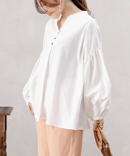 Chez toi（シェトワ）の「スリットネック袖ボリュームブラウス（シャツ