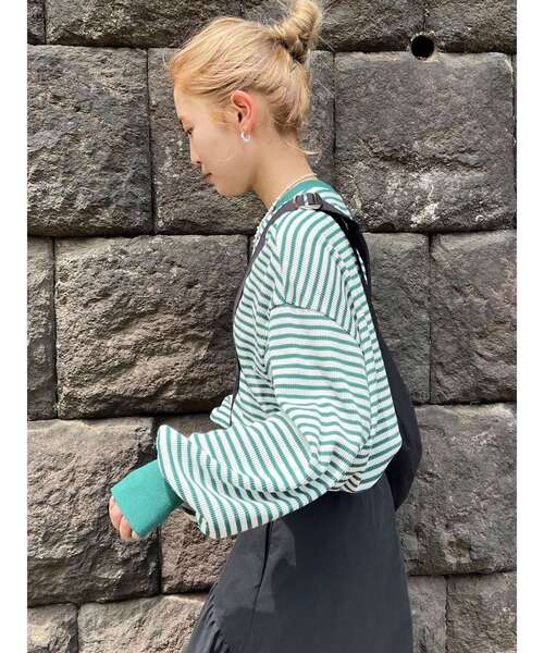 Ungrid(アングリッド)の「【WEB限定】スリーブボリュームワッフルロングスリーブTee(Tシャツ/カットソー・レディース・チャコールグレー/ネイビー/レッド/ピンク/グリーン/アイボリー・FREE)」の9枚目の写真