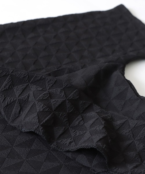 antiqua(アンティカ)の「幾何学模様柄ドルマンジャケット(ノーカラージャケット・レディース・ブラック・FREE)」の13枚目の写真