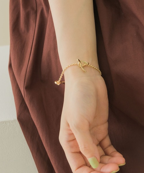 SMELLY（スメリー）の「ツイストプレートチェーンマンテルブレスレット（ブレスレット・レディース・シルバー/ゴールド・-）」の4枚目の写真