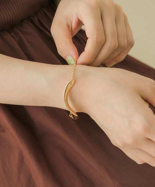 SMELLY（スメリー）の「ツイストプレートチェーンマンテルブレスレット（ブレスレット・レディース・シルバー/ゴールド・-）」の7枚目の写真