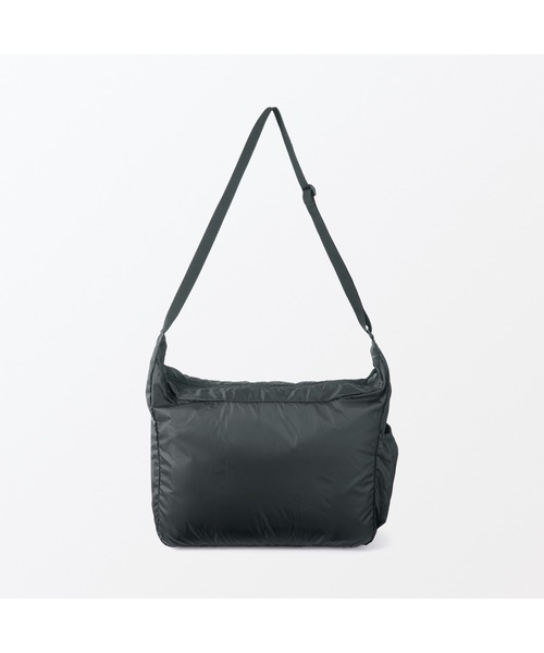 melitum 撥水ナイロンメッセンジャーバッグ 黒 カラビナ付き meltum/メルタム NYLON MESSENGER BAG