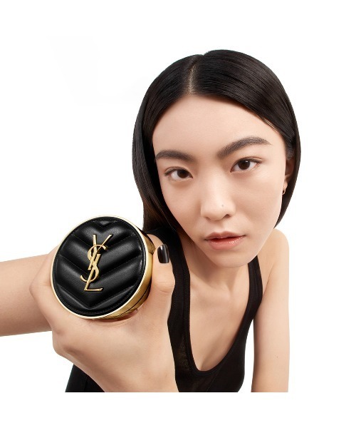 Yves Saint Laurent Beaute（イヴ・サンローラン・ボーテ）の「アンクル ド ポー ルクッションＮ（レフィル）（ファンデーション・レディース・35 - 黄みよりの健康的な肌色/25 - 黄みよりのやや明るい肌色/15 - 黄みよりの明るい肌色/20 - やや明るめの肌色/30 - 健康的な肌色/10 - 明るい肌色・FREE）」の10枚目の写真