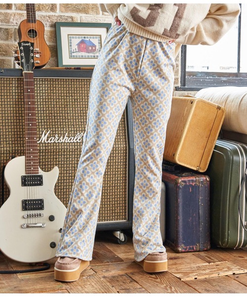 anap mimpi(アナップミンピ)の「レトロフラワーニットソーフレアパンツ(その他パンツ・レディース・ベージュ/グリーン・FREE)」の2枚目の写真