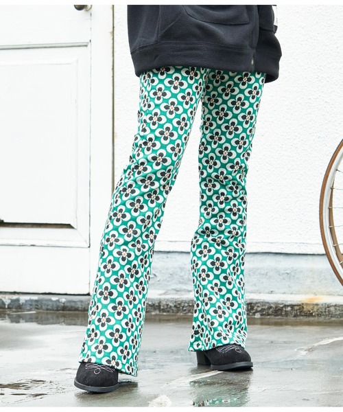 anap mimpi(アナップミンピ)の「レトロフラワーニットソーフレアパンツ(その他パンツ・レディース・ベージュ/グリーン・FREE)」の1枚目の写真