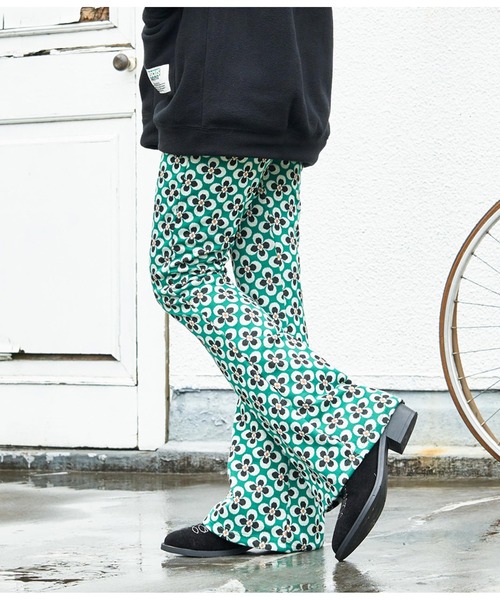 anap mimpi(アナップミンピ)の「レトロフラワーニットソーフレアパンツ(その他パンツ・レディース・ベージュ/グリーン・FREE)」の6枚目の写真