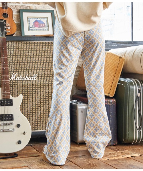 anap mimpi(アナップミンピ)の「レトロフラワーニットソーフレアパンツ(その他パンツ・レディース・ベージュ/グリーン・FREE)」の15枚目の写真