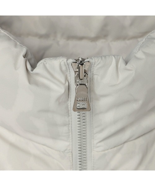 Guess（ゲス）の「Logo Down Jacket（ダウンジャケット/コート・レディース・アイボリー/ブラック・X-SMALL/SMALL）」の7枚目の写真