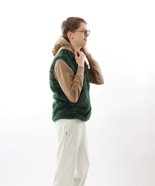 Champion（チャンピオン）の「【Champion/チャンピオン】メンズ ベーシック ジップベスト（ベスト・メンズ・ダークグリーン・X-LARGE/MEDIUM/LARGE）」の4枚目の写真