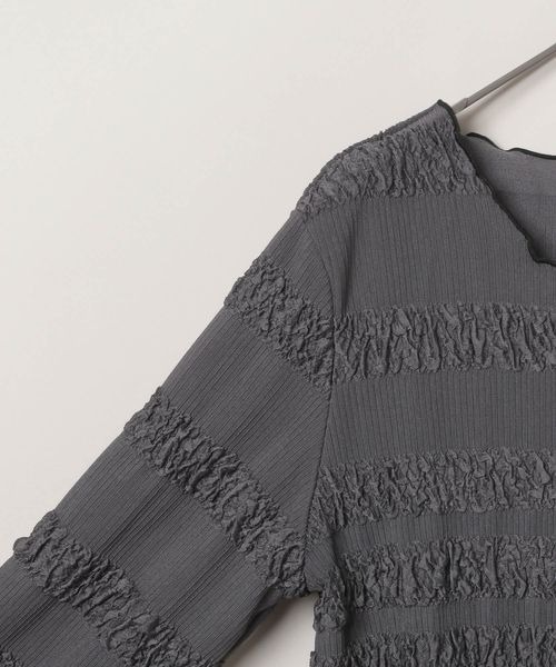 JEANASIS（ジーナシス）の「シャーリングメローLSプルオーバー/102733（Tシャツ/カットソー・レディース・ホワイト/チャコールグレー・FREE）」の3枚目の写真