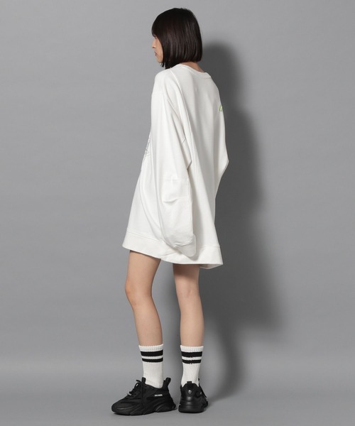 Anui（アニュイ）の「【UNISEX/2サイズ展開】アートステッチロゴスウェット（スウェット・レディース・ブルー/オフホワイト/ブラック・MEDIUM/LARGE）」の10枚目の写真