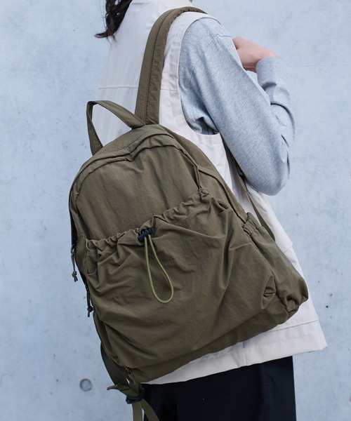 Arnold Palmer(アーノルドパーマー)の「ドローコード シェア リュック(バックパック/リュック・レディース・ブラック/カーキ・F)」の15枚目の写真